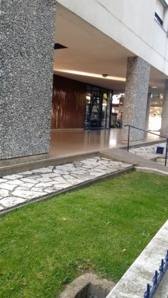 VERSALLES,3AMB,FRENT,BALCON,BAULERA, MUY BUEN ESTADO/UBICACION,LUMINOSO, AMPLIO,EDIFICIO TORRE, 