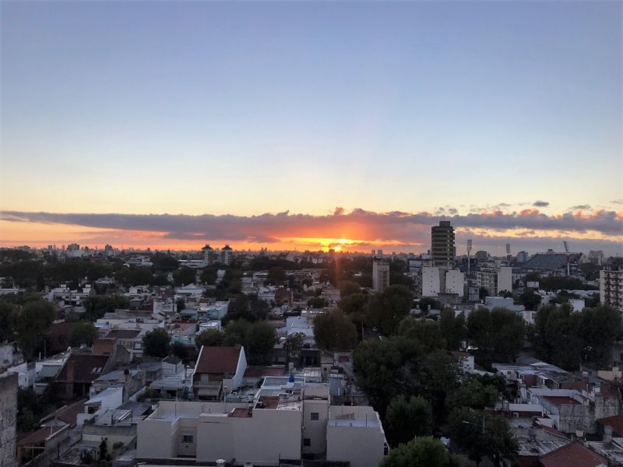 VERSALLES,3AMB,FRENT,BALCON,BAULERA, MUY BUEN ESTADO/UBICACION,LUMINOSO, AMPLIO,EDIFICIO TORRE, 