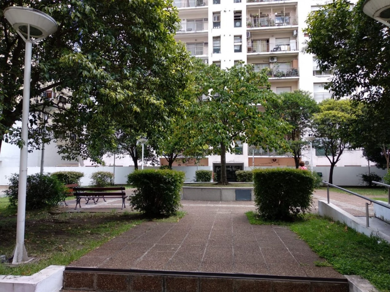 CABALLITO NORTE,2AMBIENTES,BALCON SALIENTE,LUMINOSO, EXCELENTE ESTADO-UBICACION, PORTUNIDAD