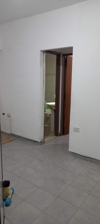 BALVANERA  2 AMBIENTES OPORTUNIDAD DIGNO DE VISITAR; USO COMERCIAL PROFESIONAL, VS OPCIONES, SUBTE,AVENIDAS, BUENA UBICACION