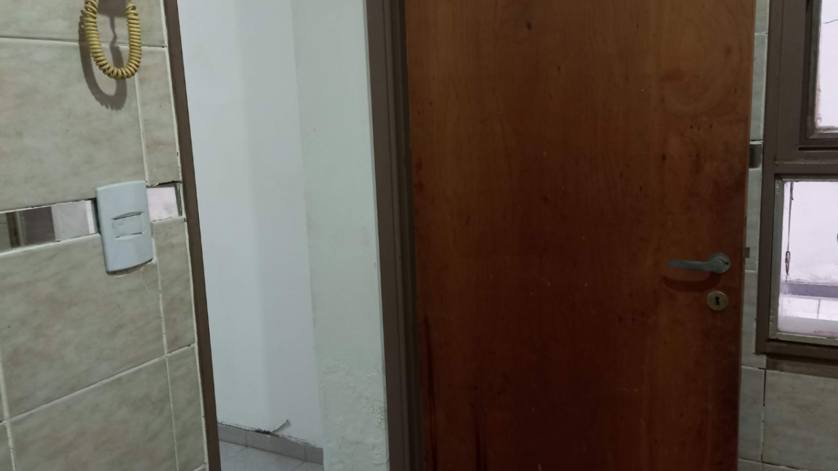 BALVANERA  2 AMBIENTES OPORTUNIDAD DIGNO DE VISITAR; USO COMERCIAL PROFESIONAL, VS OPCIONES, SUBTE,AVENIDAS, BUENA UBICACION