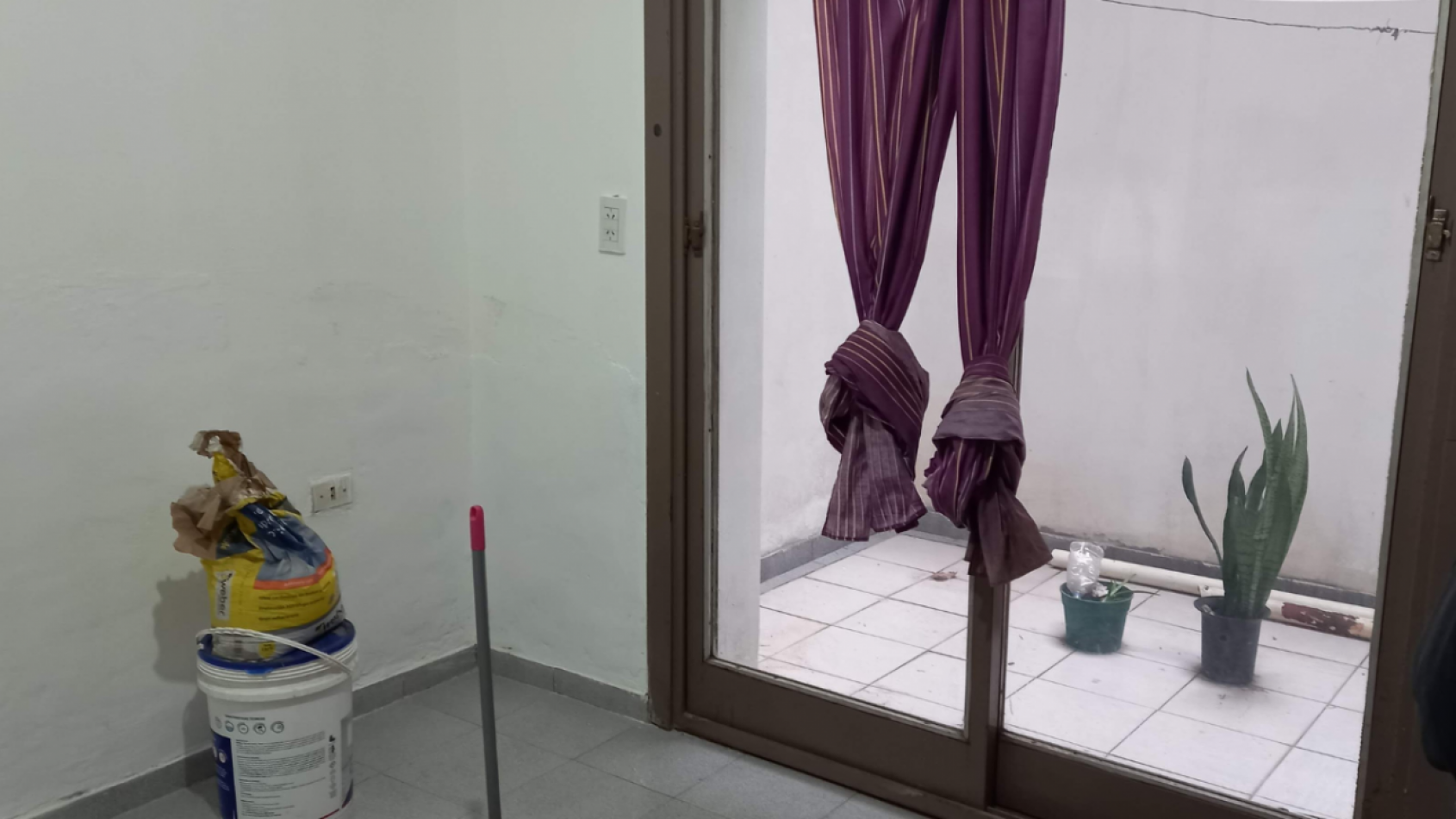 BALVANERA  2 AMBIENTES OPORTUNIDAD DIGNO DE VISITAR; USO COMERCIAL PROFESIONAL, VS OPCIONES, SUBTE,AVENIDAS, BUENA UBICACION