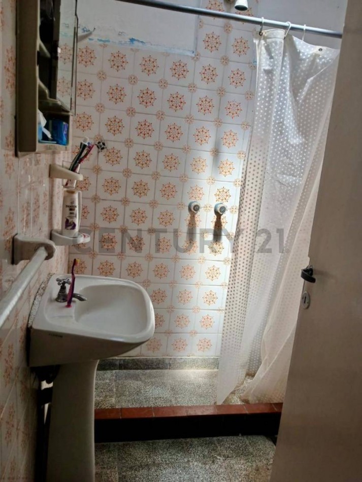 MAR DE AJO,CASA 3AMBIENTES,MUY BUENA UBICACION,COCHERA,ZONA CENTRO,CERCANO AL MAR, BUEN ESTADO GENERAL, ACEPTA PERMUTA PROPIEDAD