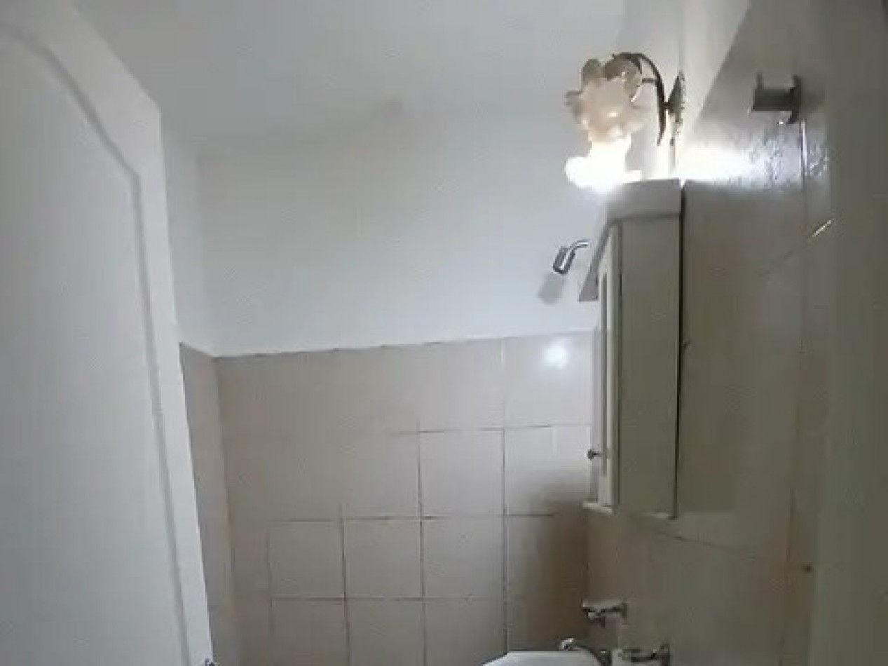 BARRACAS, CASA 6 AMBIENTES SIN EXPENSAS,2 COCHERAS, BUENA DISPOSICION Y AMPLITUD 