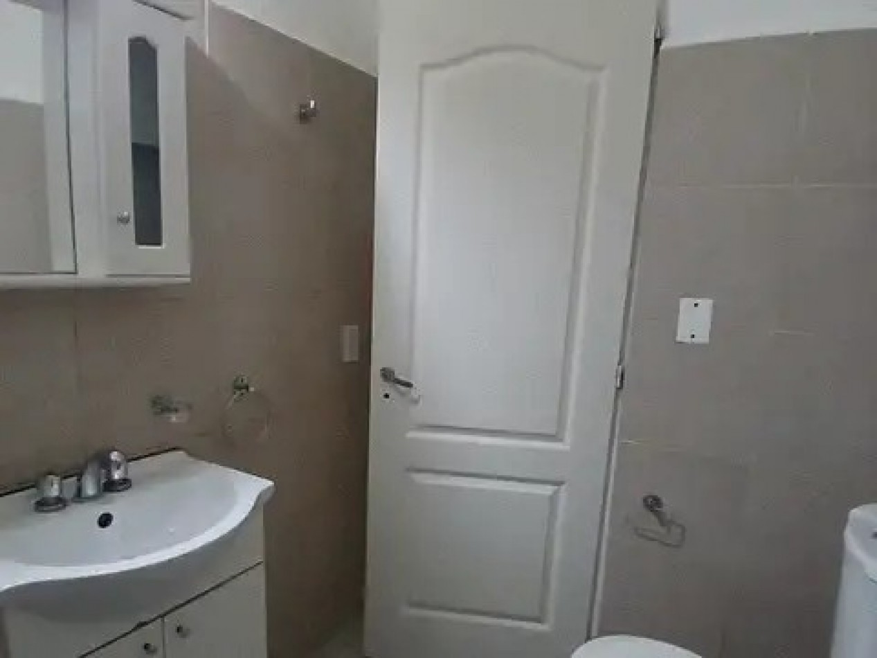 Barracas,Departamento tipo casa,3ambientes, buen estado general,bajo mantenimiento,patio,lavadero, Oportunidad,