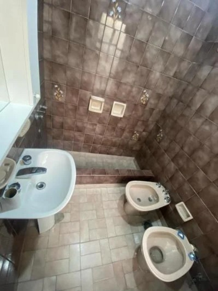 SAN CRISTOBAL,PH,5AMB,1 PISO ESCALERA, USO COMERCIAL,PROFESIONAL, APTO CREDITO, RECICLADO NUEVO,SIN EXPENSAS, PERMUTA, OPORTUNIDAD,