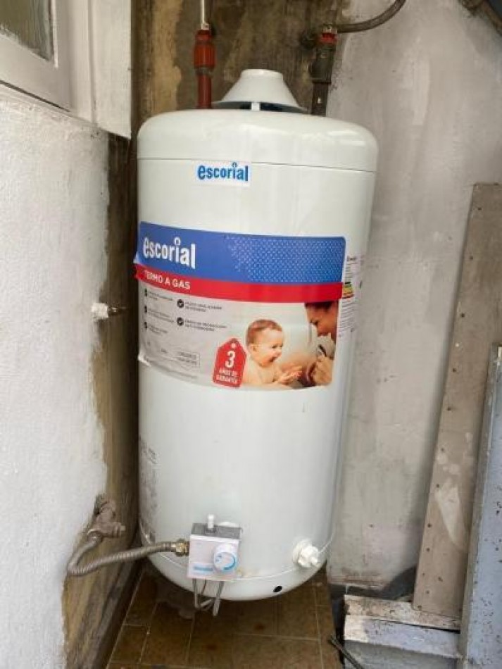 SAN CRISTOBAL,PH,5AMB,1 PISO ESCALERA, USO COMERCIAL,PROFESIONAL, APTO CREDITO, RECICLADO NUEVO,SIN EXPENSAS, PERMUTA, OPORTUNIDAD,