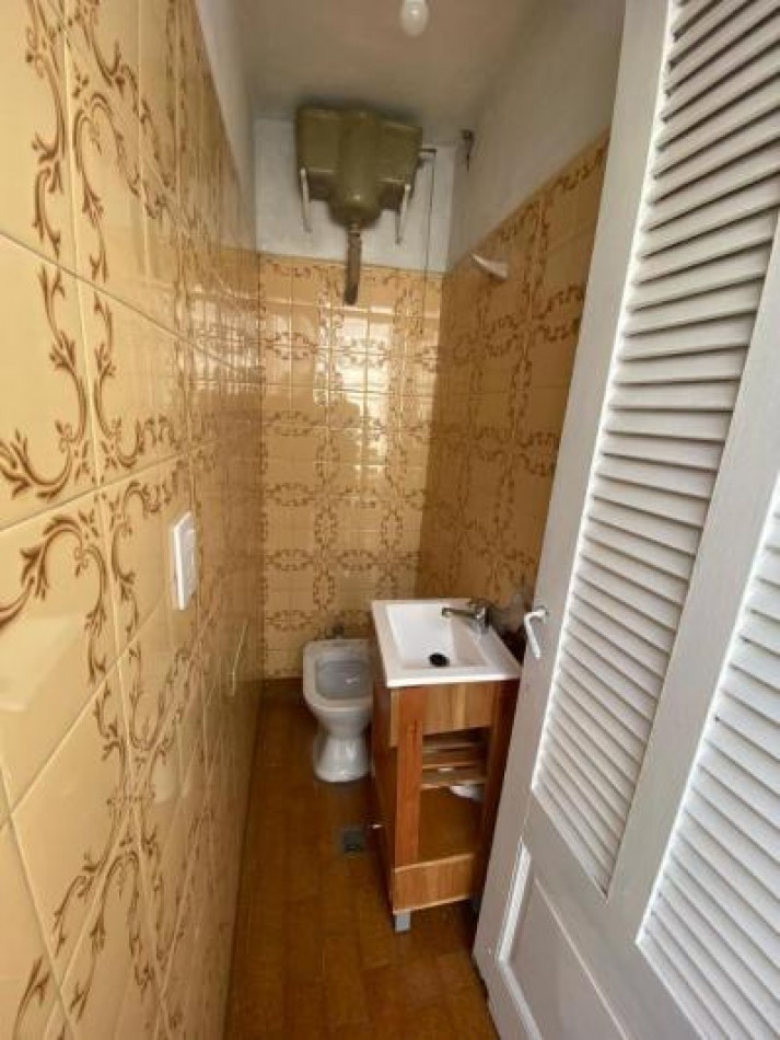 SAN CRISTOBAL,PH,5AMB,1 PISO ESCALERA, USO COMERCIAL,PROFESIONAL, APTO CREDITO, RECICLADO NUEVO,SIN EXPENSAS, PERMUTA, OPORTUNIDAD,