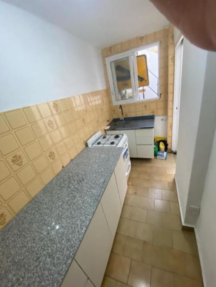 SAN CRISTOBAL,PH,5AMB,1 PISO ESCALERA, USO COMERCIAL,PROFESIONAL, APTO CREDITO, RECICLADO NUEVO,SIN EXPENSAS, PERMUTA, OPORTUNIDAD,