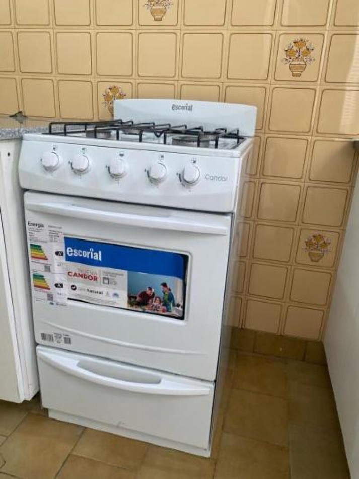 SAN CRISTOBAL,PH,5AMB,1 PISO ESCALERA, USO COMERCIAL,PROFESIONAL, APTO CREDITO, RECICLADO NUEVO,SIN EXPENSAS, PERMUTA, OPORTUNIDAD,