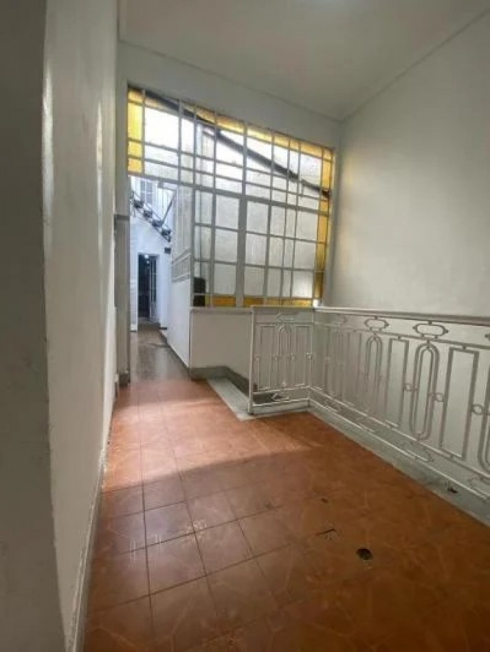 SAN CRISTOBAL,PH,5AMB,1 PISO ESCALERA, USO COMERCIAL,PROFESIONAL, APTO CREDITO, RECICLADO NUEVO,SIN EXPENSAS, PERMUTA, OPORTUNIDAD,