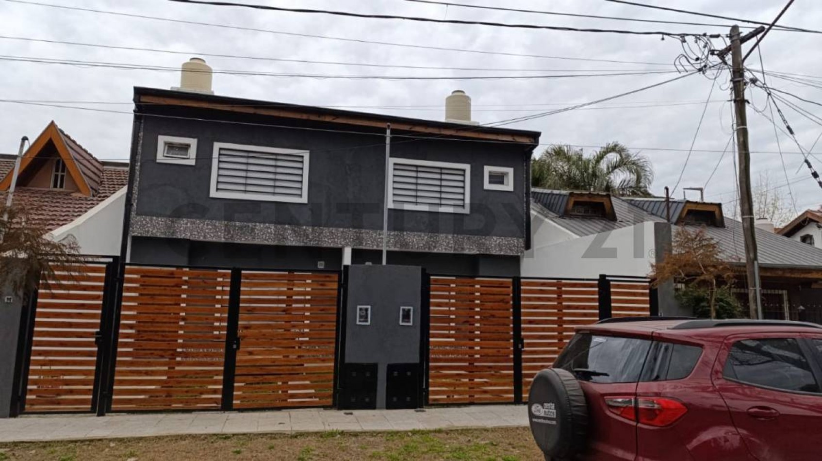 PARQUE LELOIR CASA DUPLEX 3 AMBIENTES ESTRENAR APTO CREDITO MUY BUEN ESTADO UBICACION,AMPLIO METRAJE,OPORTUNIDAD,