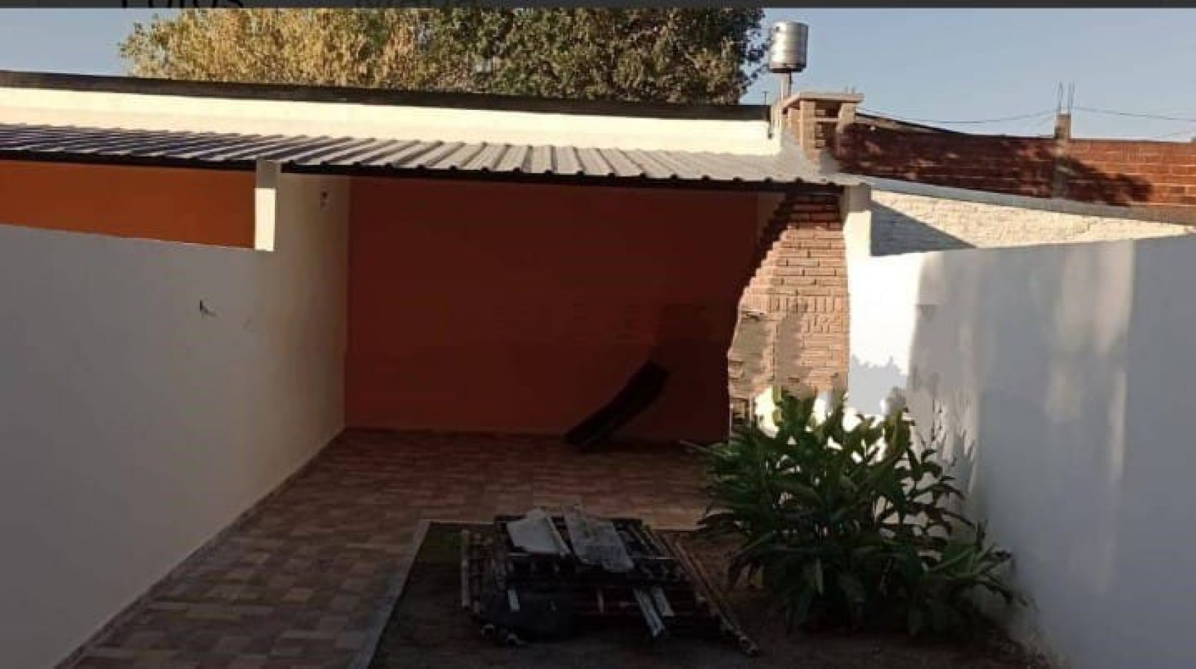 PARQUE LELOIR CASA DUPLEX 3 AMBIENTES ESTRENAR APTO CREDITO MUY BUEN ESTADO UBICACION,AMPLIO METRAJE,OPORTUNIDAD,