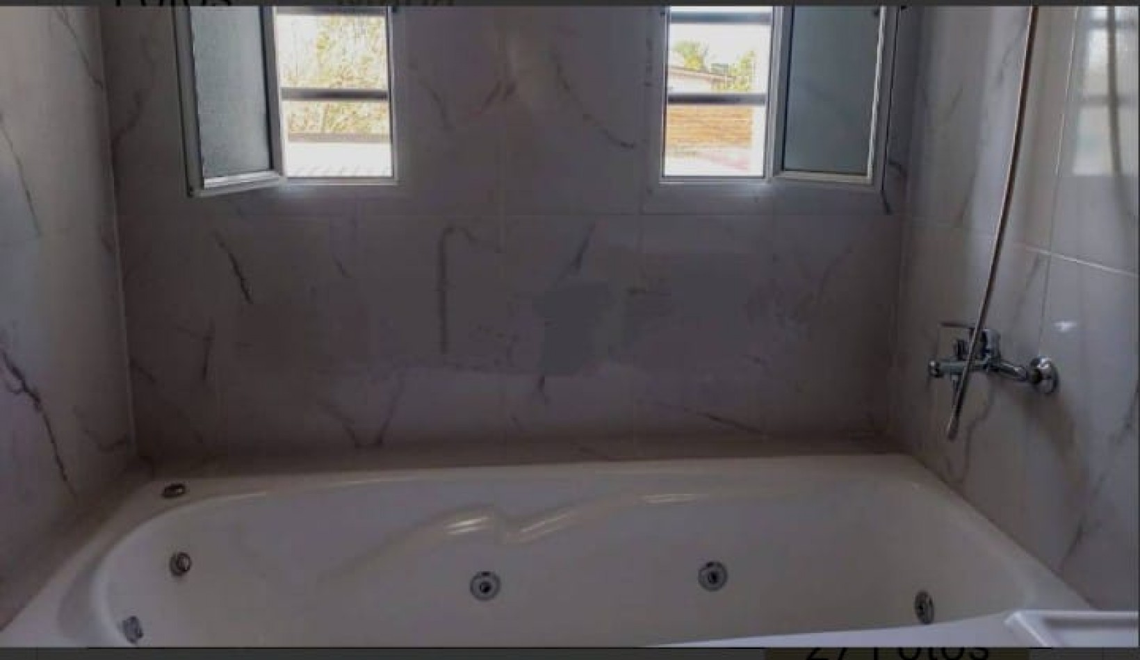 PARQUE LELOIR CASA DUPLEX 3 AMBIENTES ESTRENAR APTO CREDITO MUY BUEN ESTADO UBICACION,AMPLIO METRAJE,OPORTUNIDAD,