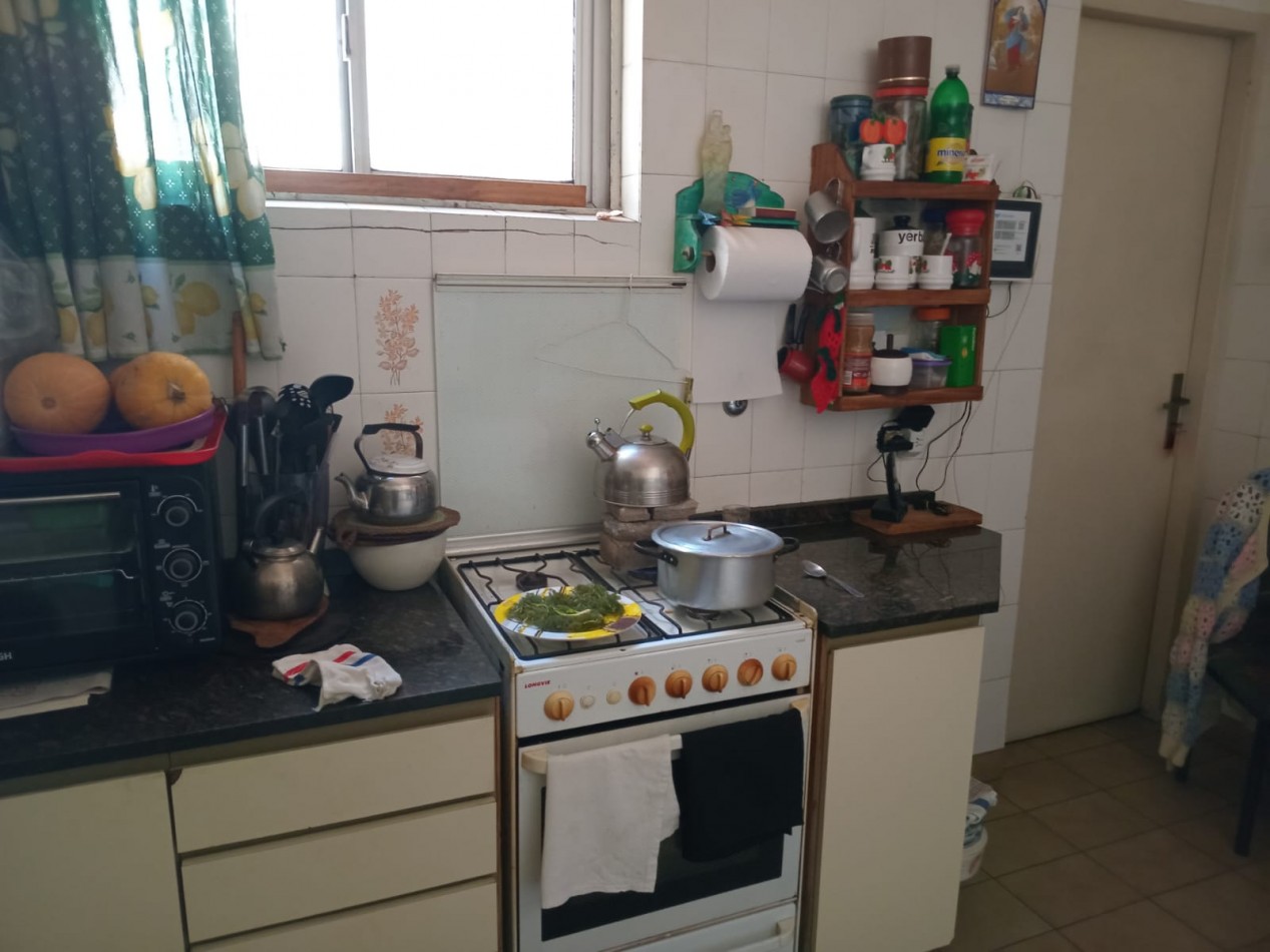 CONSTITUCION,3AMBIENTES, 5 PISO, FRENTE, MUY BUEN  / ESTADO GENERAL, BUENAS  ARTERIAS DE ACCESO, PORTUNIDAD, RETASADOAR,