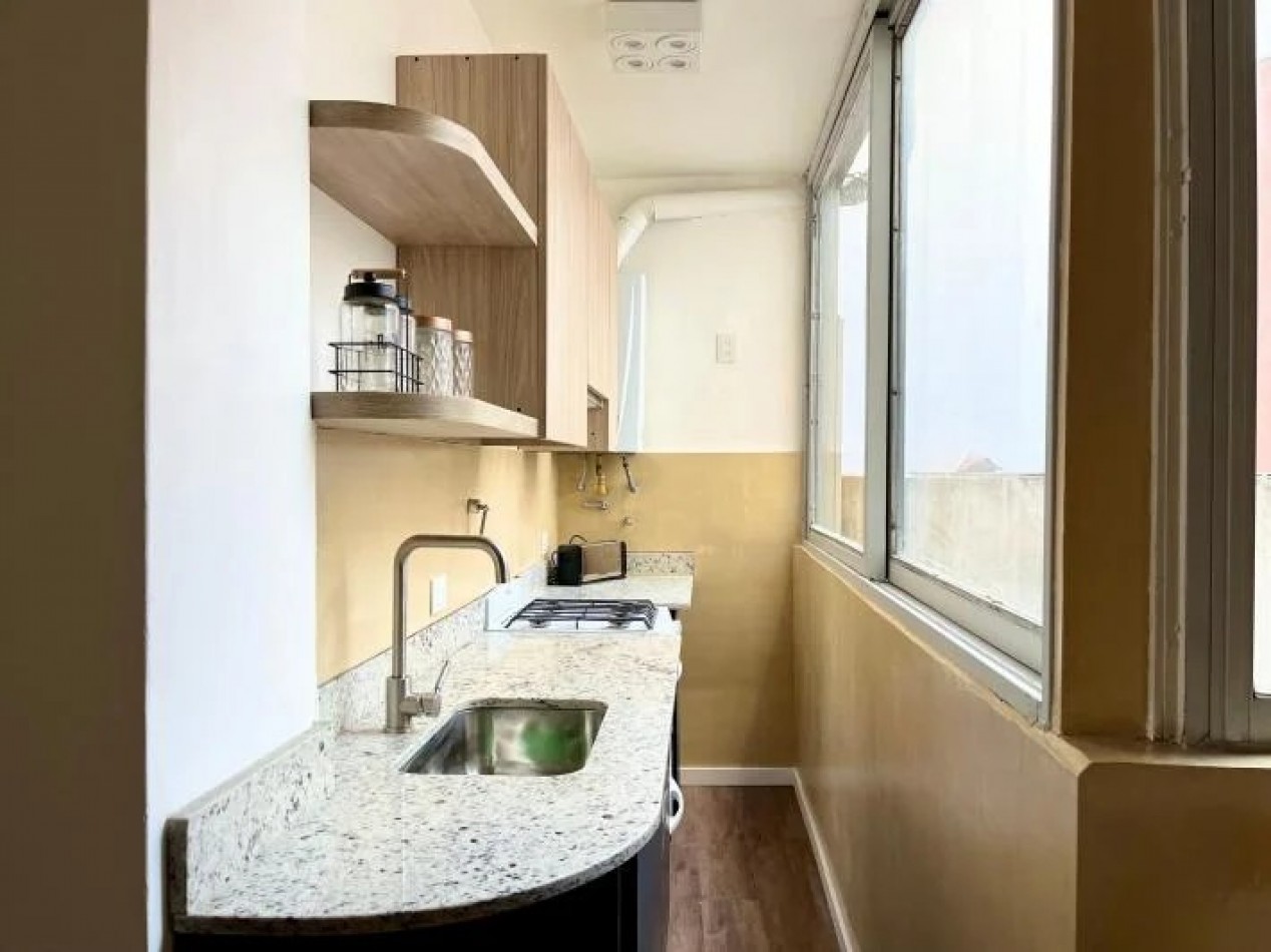 PARQUE CHACABUCO 2AMB,2 PISO ESCALERA, COMODO AMPLIO, APTO PROFESIONAL, MUY BUEN ESTADO GENERAL Y UBICACION,OPORTUNIDAD