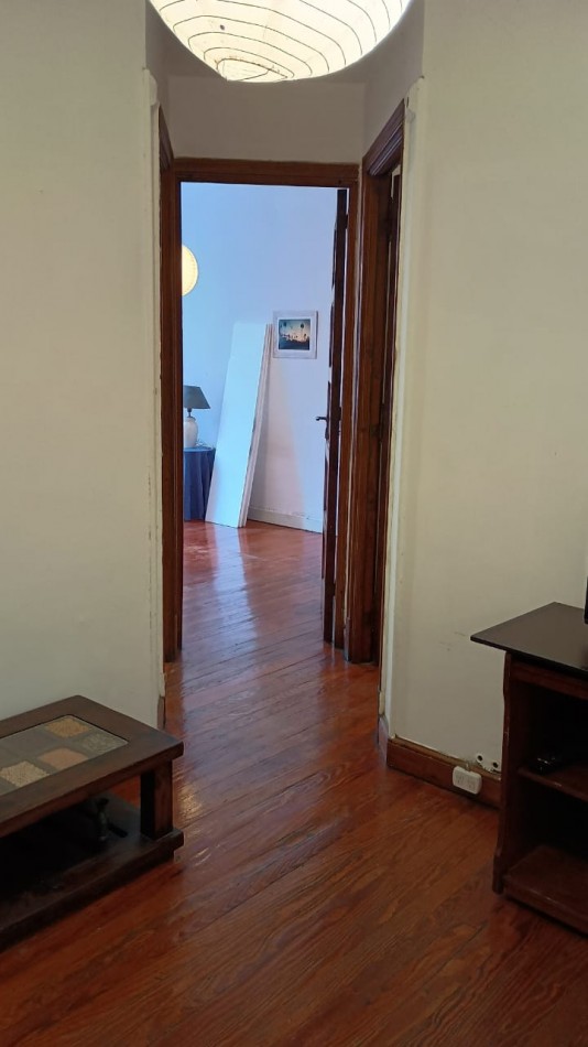 Centro,3ambientes,1 piso,lateral,interno,muy buen estado general y ubicacion,apto credito, ideal:inversores para alquiiler temporario, oportunidad