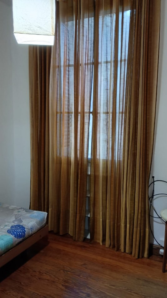 Centro,3ambientes,1 piso,lateral,interno,muy buen estado general y ubicacion,apto credito, ideal:inversores para alquiiler temporario, oportunidad