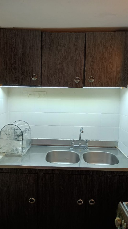Centro,3ambientes,1 piso,lateral,interno,muy buen estado general y ubicacion,apto credito, ideal:inversores para alquiiler temporario, oportunidad