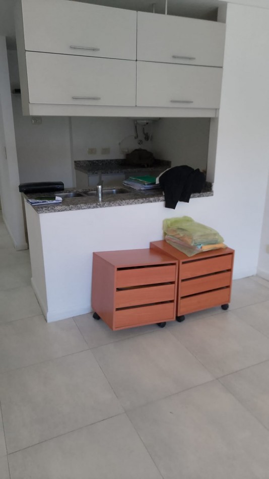 (V/URQUIZA,1AMBIENTE,)-USO COMERCIAL CON ,/COCHERA, SUBTE B, METROS PLAZA VILLA URQUIZA,BALCON SALIENTE, TODO LUZ UN CHICHE