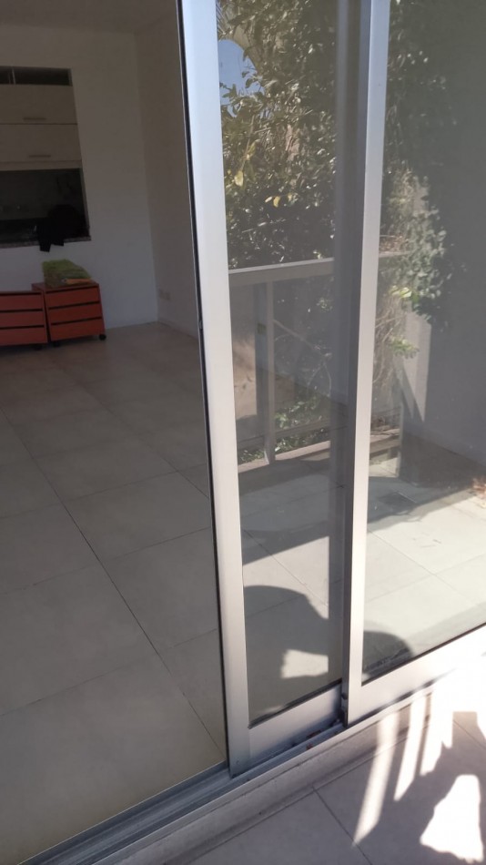 (V/URQUIZA,1AMBIENTE,)-USO COMERCIAL CON ,/COCHERA, SUBTE B, METROS PLAZA VILLA URQUIZA,BALCON SALIENTE, TODO LUZ UN CHICHE