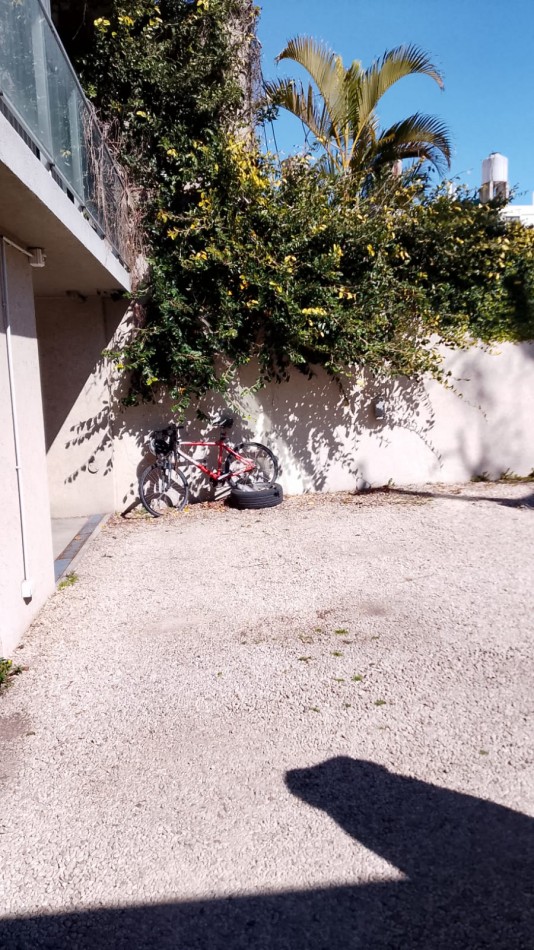 (V/URQUIZA,1AMBIENTE,)-USO COMERCIAL CON ,/COCHERA, SUBTE B, METROS PLAZA VILLA URQUIZA,BALCON SALIENTE, TODO LUZ UN CHICHE