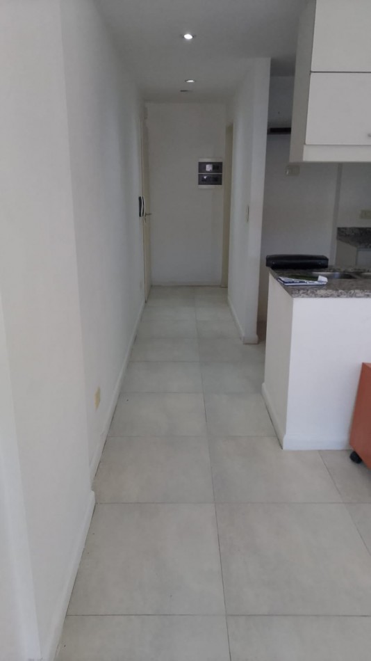 (V/URQUIZA,1AMBIENTE,)-USO COMERCIAL CON ,/COCHERA, SUBTE B, METROS PLAZA VILLA URQUIZA,BALCON SALIENTE, TODO LUZ UN CHICHE