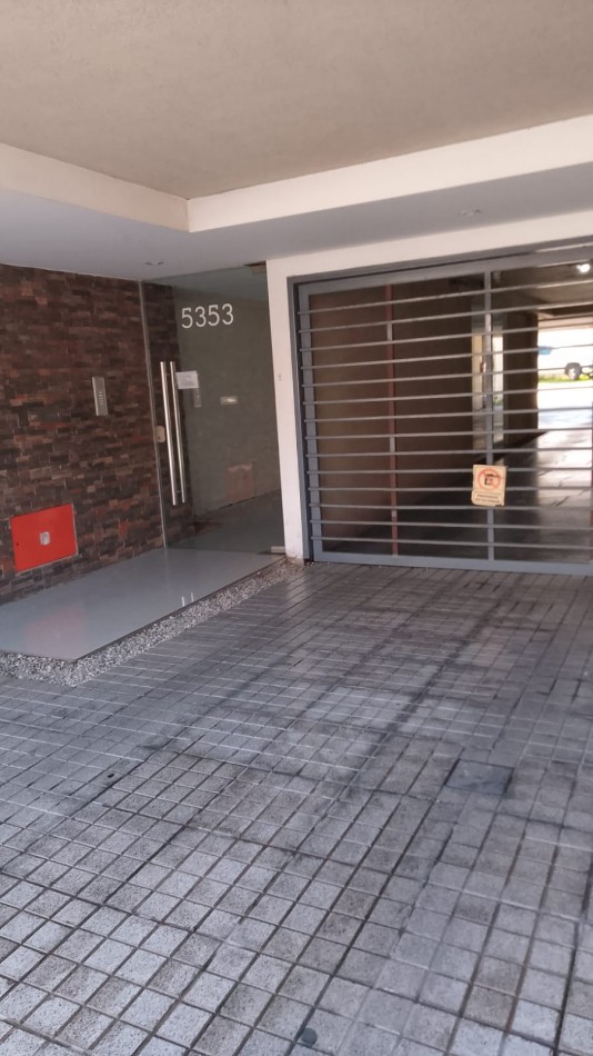 (V/URQUIZA,1AMBIENTE,)-USO COMERCIAL CON ,/COCHERA, SUBTE B, METROS PLAZA VILLA URQUIZA,BALCON SALIENTE, TODO LUZ UN CHICHE