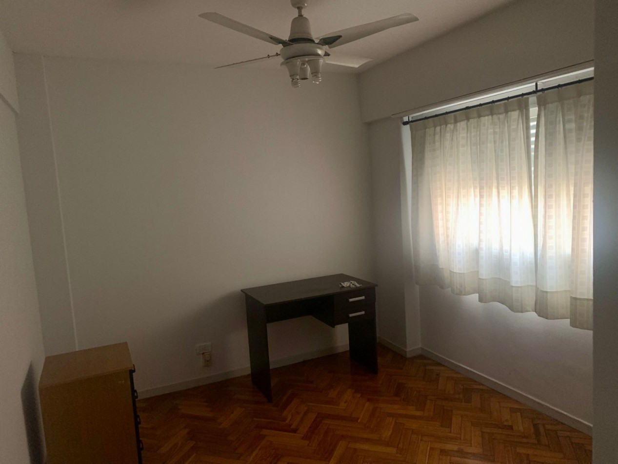 ONCE,3 AMBIENTES CON DEPENDENCIA BAÑO DE SERVICIO LAVADERO, MUY BUEN ESTADO Y UBICACION, AMPLIO, 