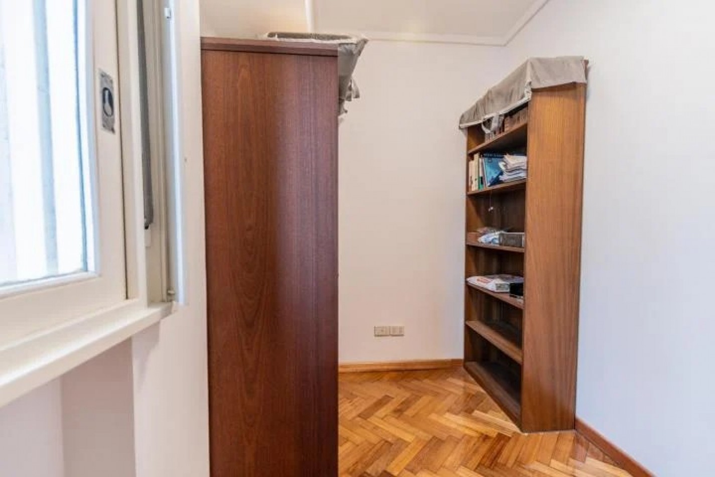 FLORES NORTE,4AMBIENTES, FRENTE, BALCON, COCHERA,BALCON, SUPERLUMINOSO, MUY B/ESTADO Y UBICACION, SUPERLUMINOSO