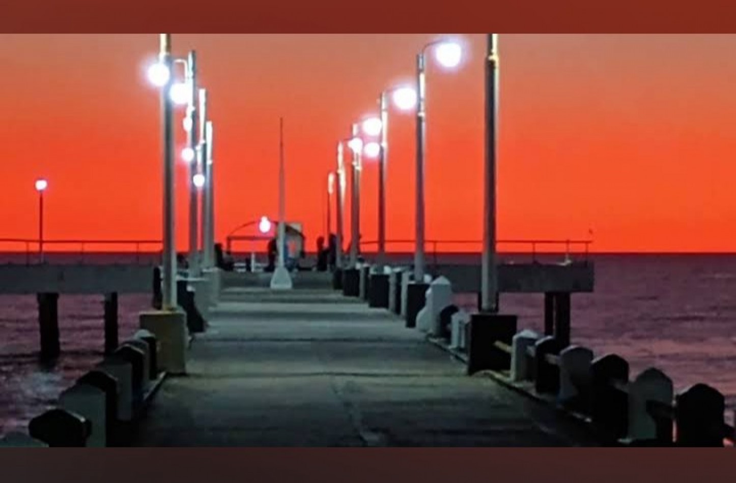 MAR DE AJO,2AMBIENTES,PLANTA BAJA, SOBRE AVENIDA COSTANERA,ZONA CENTRICA,METROS DEL MUELLE,OPORTUNIDAD, IDEAL INVERSORES O VACACIONES IDEALES