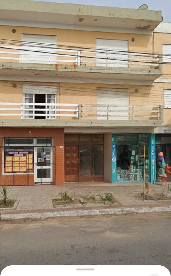 MAR DE AJO,2AMBIENTES,PLANTA BAJA, SOBRE AVENIDA COSTANERA,ZONA CENTRICA,METROS DEL MUELLE,OPORTUNIDAD, IDEAL INVERSORES O VACACIONES IDEALES