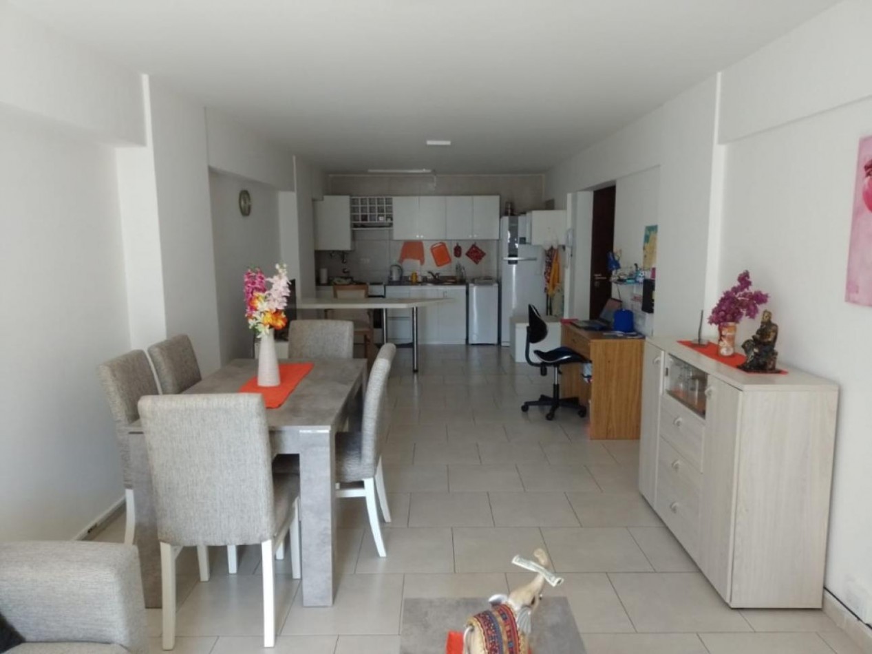 MAR DEL PLATA,3 AMBIENTE,FRENTE,BALCON SALIENTE, METROS DE AVENIDA INDEPENDENCIA, BAJO MANTENIMIENTO EXCELENTE ESTADO Y UBICACION SUPERLUMINOSO