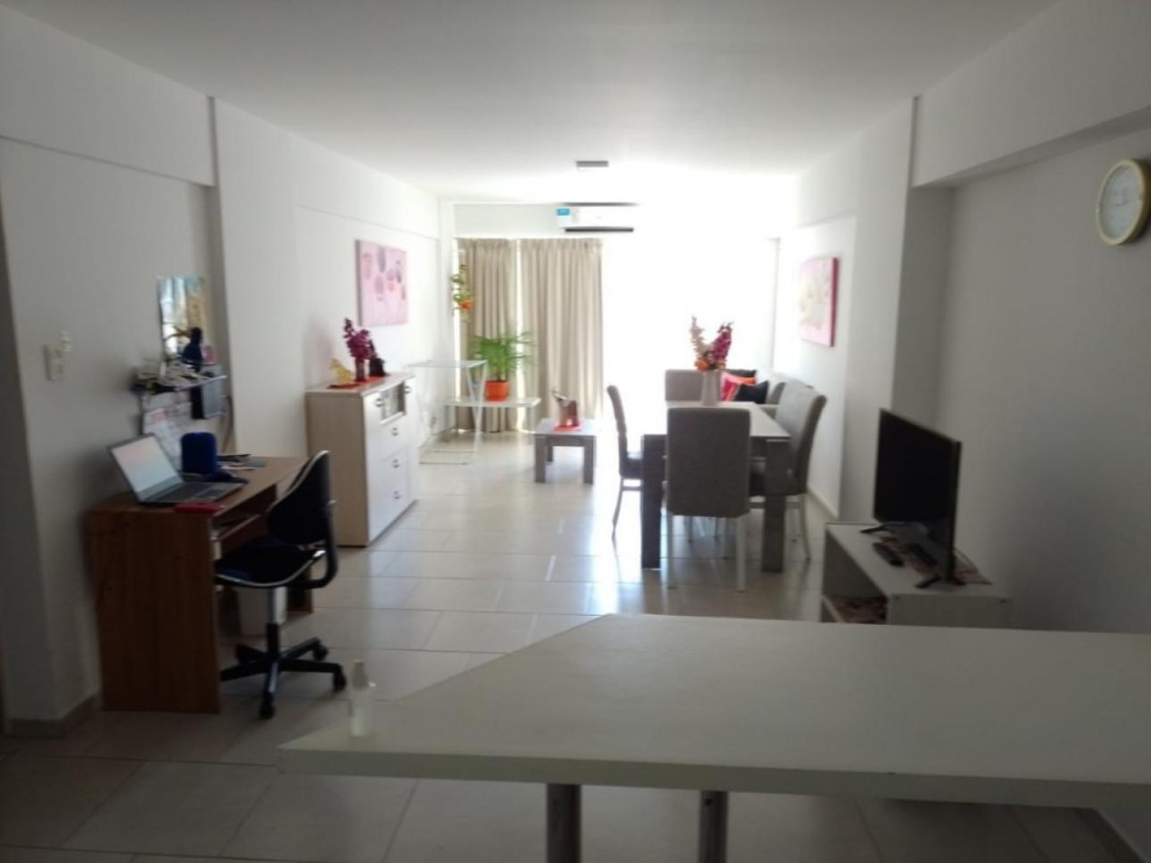 MAR DEL PLATA,3 AMBIENTE,FRENTE,BALCON SALIENTE, METROS DE AVENIDA INDEPENDENCIA, BAJO MANTENIMIENTO EXCELENTE ESTADO Y UBICACION SUPERLUMINOSO