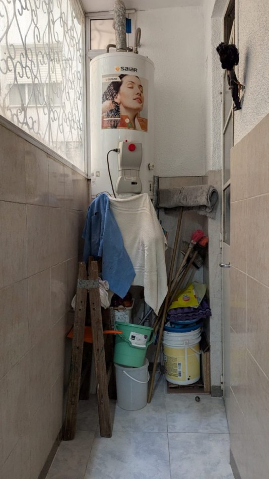 SAN CRISTOBAL,3AMB,SEMIPISO CON DEPENDENCIA, EXCELENTE ESTADO Y UBICACION, CON  PATIO, EXCELENTE SUBTES H Y E