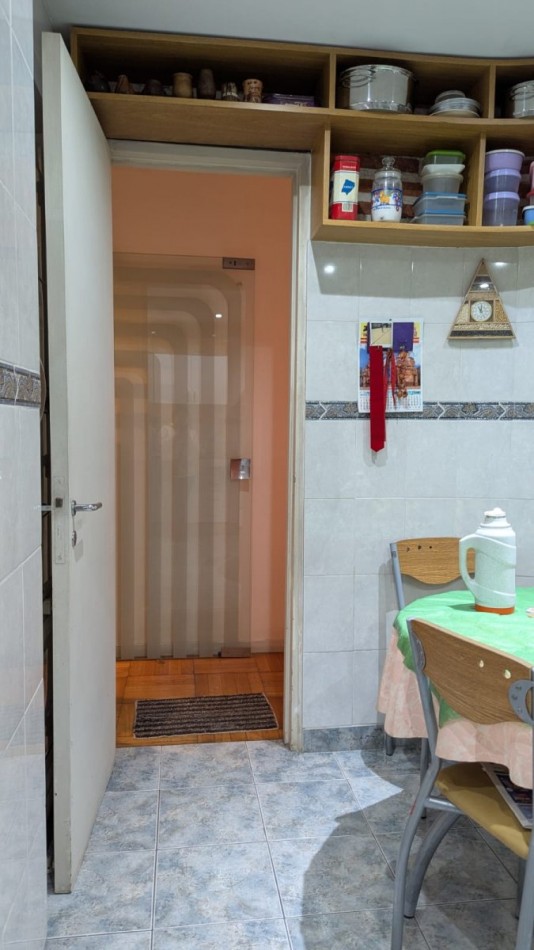 SAN CRISTOBAL,3AMBIENTES CON DEPENDENCIA, BALCON SALIENTE, CONTRAFRENTE, MUY BUENA UBICACION, CALIDAD CONSTRUCTIVA, OPORTUNIDAD