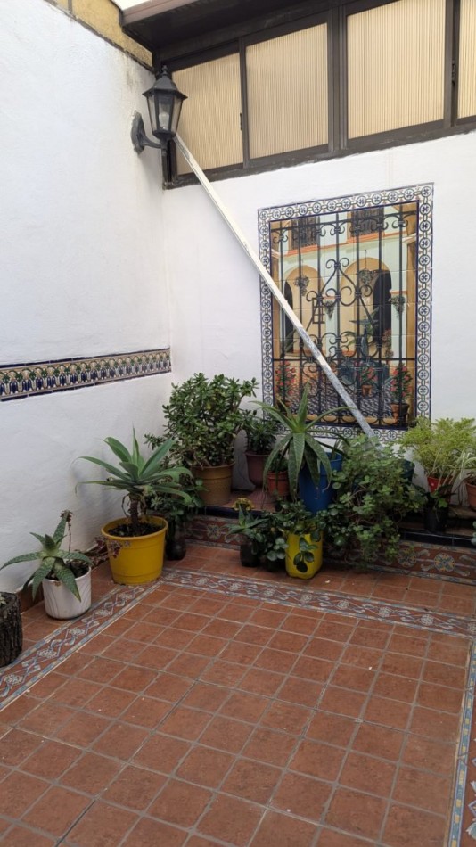 SAN CRISTOBAL,3AMBIENTES CON DEPENDENCIA, BALCON SALIENTE, CONTRAFRENTE, MUY BUENA UBICACION, CALIDAD CONSTRUCTIVA, OPORTUNIDAD