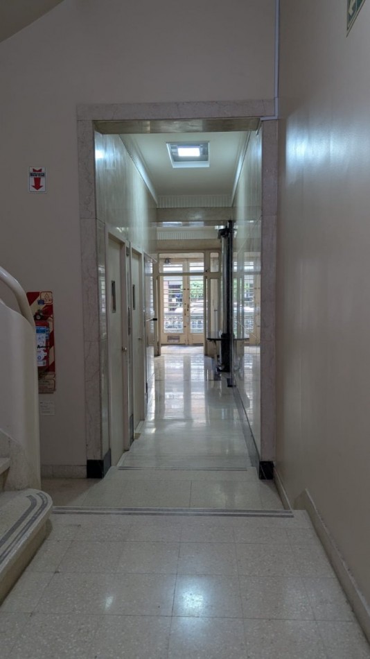 SAN CRISTOBAL,3AMBIENTES CON DEPENDENCIA, BALCON SALIENTE, CONTRAFRENTE, MUY BUENA UBICACION, CALIDAD CONSTRUCTIVA, OPORTUNIDAD