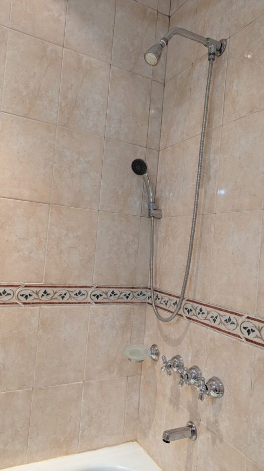 SAN CRISTOBAL,3AMBIENTES CON DEPENDENCIA, BALCON SALIENTE, CONTRAFRENTE, MUY BUENA UBICACION, CALIDAD CONSTRUCTIVA, OPORTUNIDAD