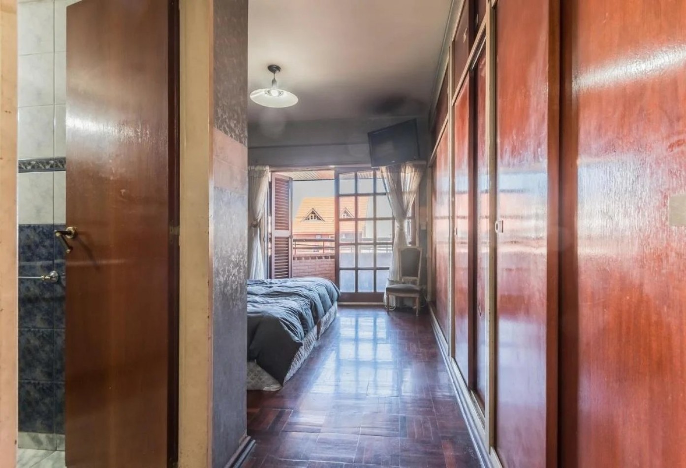  P.CHACABUCO, TRIPLEX,5AMB. C/ Cocheras y PILETA ,AMPLIO METRAJE, BUENAS ARTERIAS DE ACCESO, EXCELENTE UBICACION Y ESTADO GENERAL 