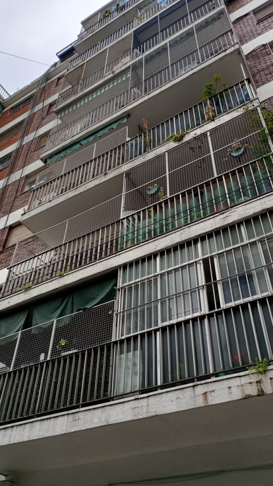 CABALLITO,2AMBIENTES, EXCELENTE LUMINOSO, MUY BUEN ESTADO GENERAL,LAVADERO,EXCELENTE UBICACION,EN EL RADIO SUBTEA Y B , BUENAS CONDICIONES DE INGRESO