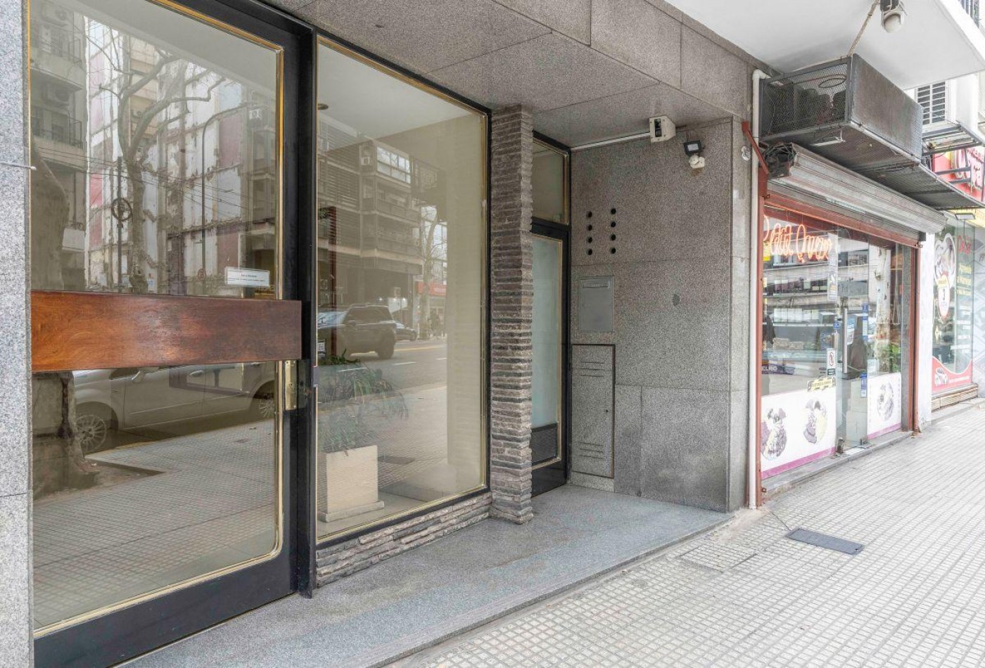 RECOLETA,3AMBIENTES,FRENTE,BALCON EXCELENTE ESTADO Y UBICACION, 