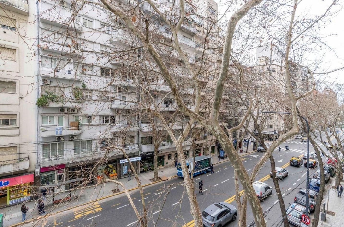 RECOLETA,3AMBIENTES,FRENTE,BALCON EXCELENTE ESTADO Y UBICACION, 