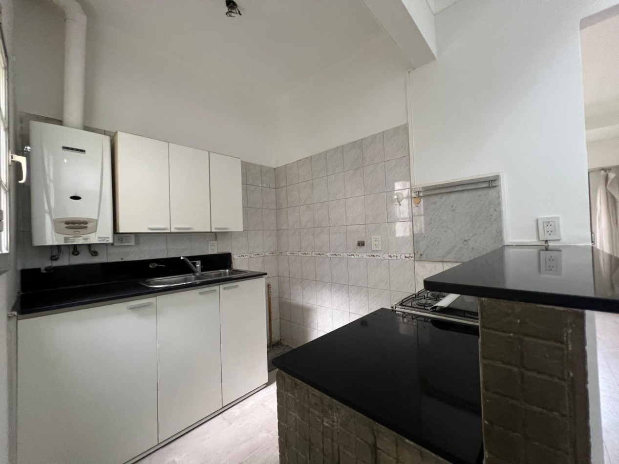 CABALLITO, 2 AMBIENTES, 1 PISO ESCALERA,FRENTE MB UBICACION, FERROCARRIL, SUBTE A Y ESTADO GENERAL, OPORTUNIDAD, SUBTE A, OPORTUNIDAD, BAJAS EXPENSAS, 