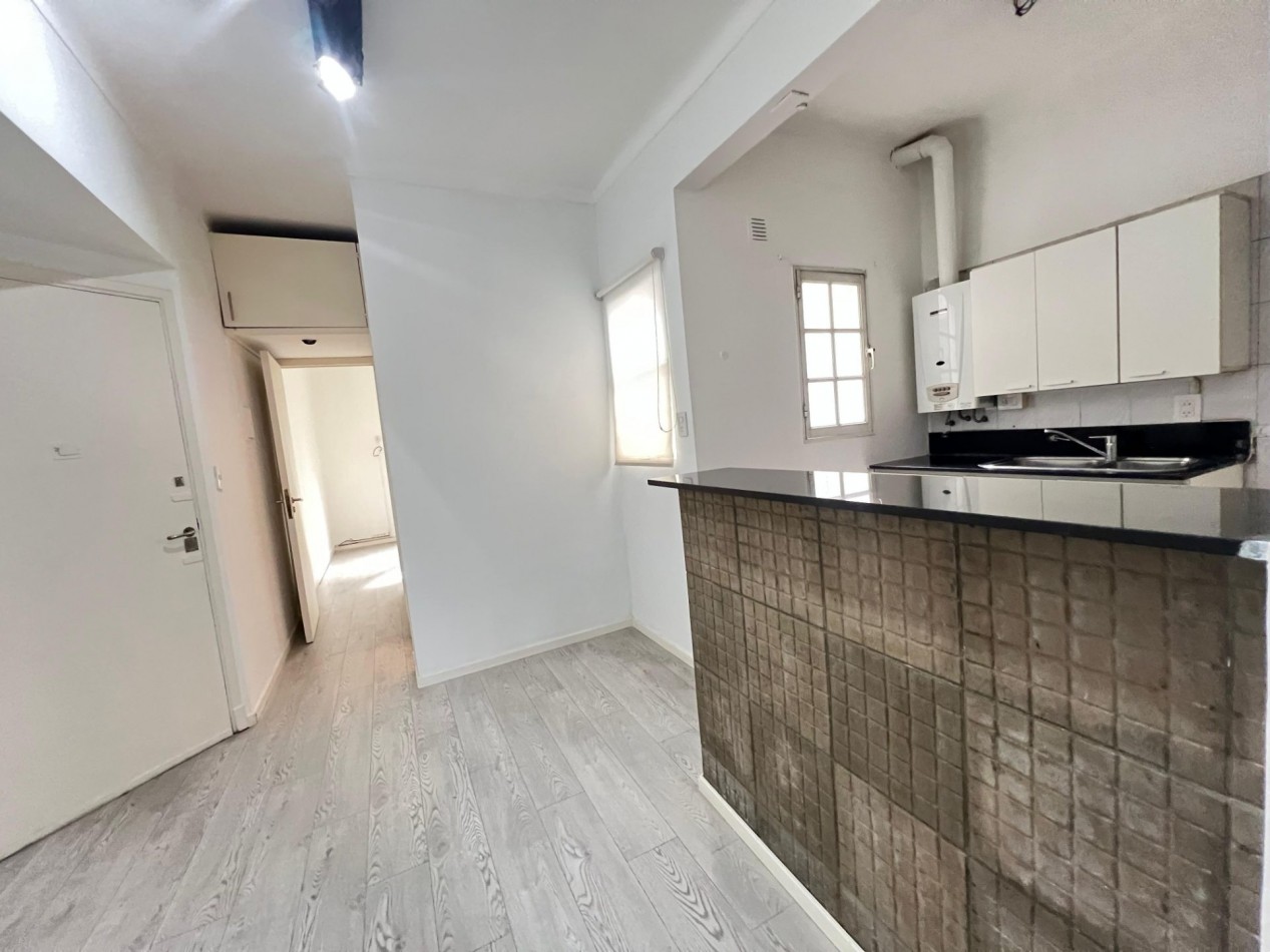 CABALLITO, 2 AMBIENTES, 1 PISO ESCALERA,FRENTE MB UBICACION, FERROCARRIL, SUBTE A Y ESTADO GENERAL, OPORTUNIDAD, SUBTE A, OPORTUNIDAD, BAJAS EXPENSAS, 