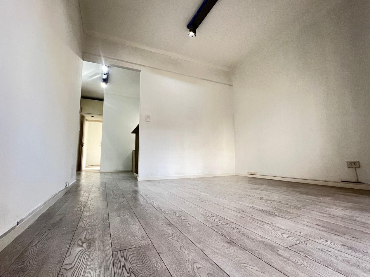 CABALLITO, 2 AMBIENTES, 1 PISO ESCALERA,FRENTE MB UBICACION, FERROCARRIL, SUBTE A Y ESTADO GENERAL, OPORTUNIDAD, SUBTE A, OPORTUNIDAD, BAJAS EXPENSAS, 
