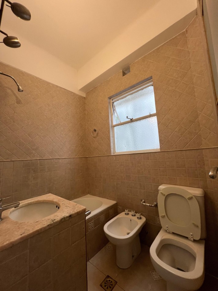 CABALLITO, 2 AMBIENTES, 1 PISO ESCALERA,FRENTE MB UBICACION, FERROCARRIL, SUBTE A Y ESTADO GENERAL, OPORTUNIDAD, SUBTE A, OPORTUNIDAD, BAJAS EXPENSAS, 