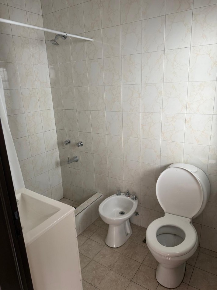 MATADEROS,CASA,LOTE PROPIO,4AMB,COCHERA, USO COMERCIAL-PROFESIONAL-OPORTUNIDAD DE INVERSION, BUENA UBICACION Y ARTERIAS DE ACCESO