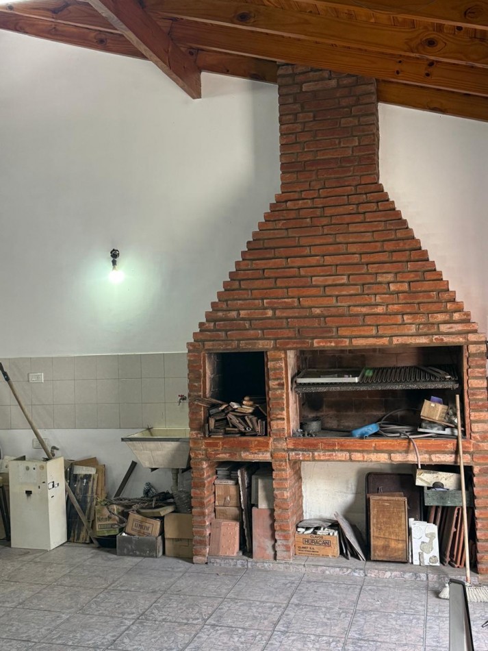 MATADEROS,CASA,LOTE PROPIO,4AMB,COCHERA, USO COMERCIAL-PROFESIONAL-OPORTUNIDAD DE INVERSION, BUENA UBICACION Y ARTERIAS DE ACCESO