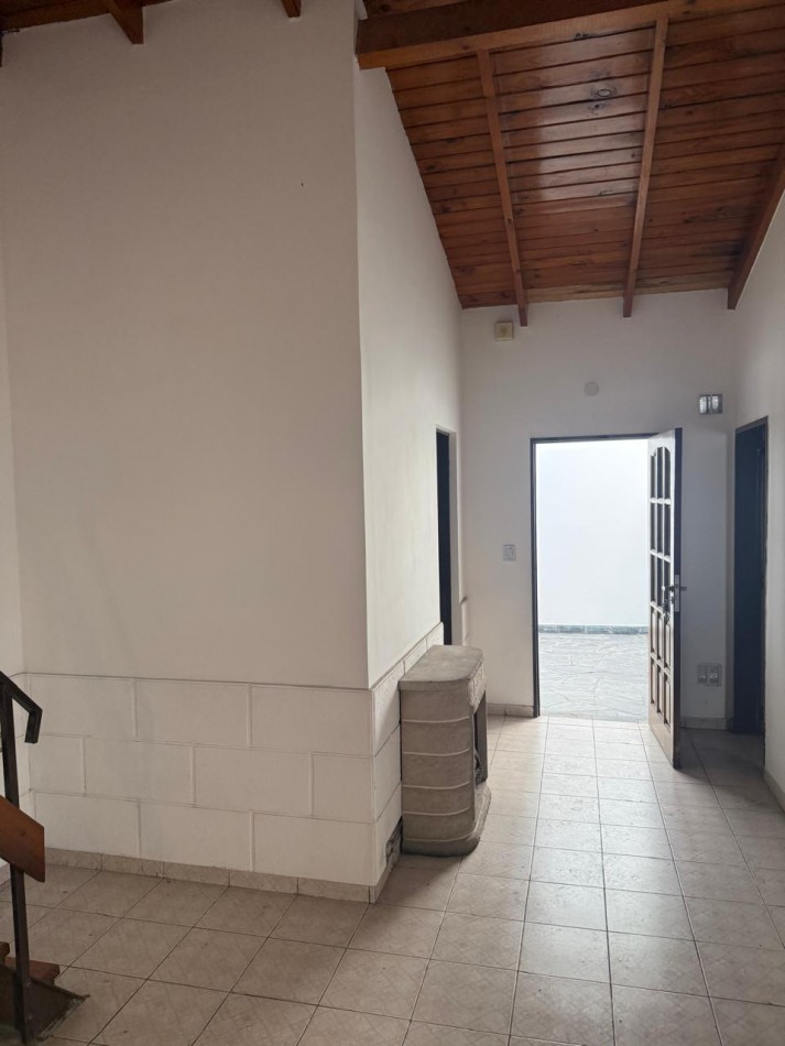 MATADEROS,CASA,LOTE PROPIO,4AMB,COCHERA, USO COMERCIAL-PROFESIONAL-OPORTUNIDAD DE INVERSION, BUENA UBICACION Y ARTERIAS DE ACCESO